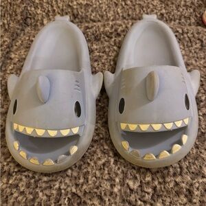 Kids Shark Slippers - Gray